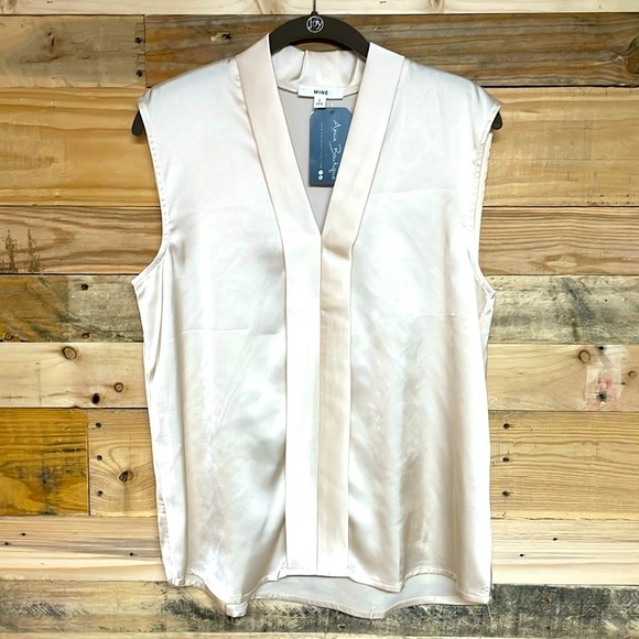Mine size large ivory color satin sleeveless blouse - Picture 1 of 6